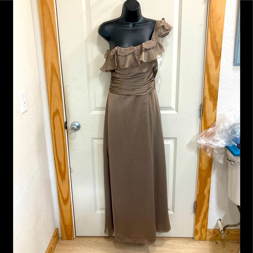 Ruffled gown in bronze